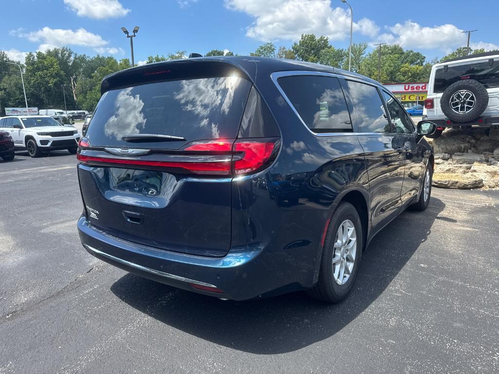 new 2025 Chrysler Pacifica car, priced at $36,988