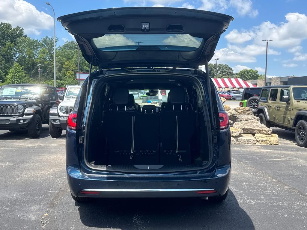 new 2025 Chrysler Pacifica car, priced at $36,988