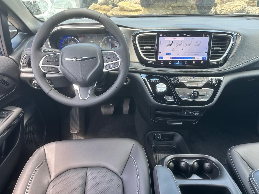 new 2025 Chrysler Pacifica car, priced at $36,988