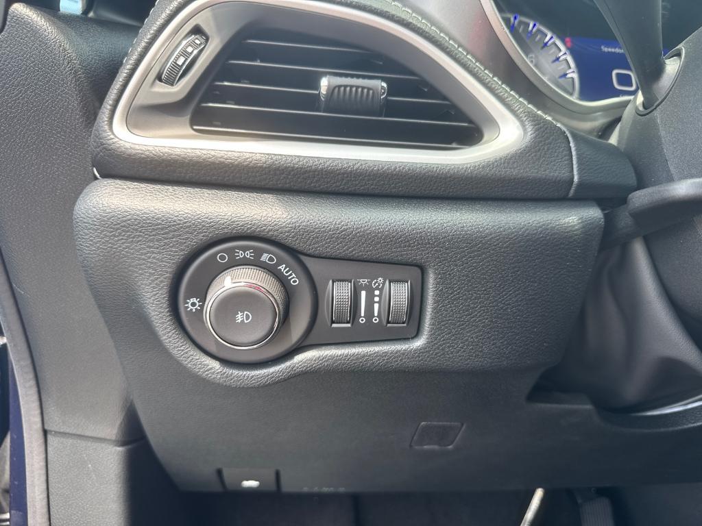 new 2025 Chrysler Pacifica car, priced at $36,988