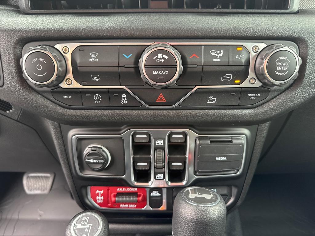 new 2025 Jeep Wrangler car, priced at $41,988