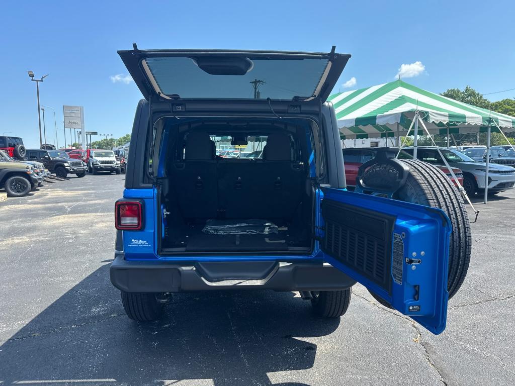 new 2025 Jeep Wrangler car, priced at $41,988