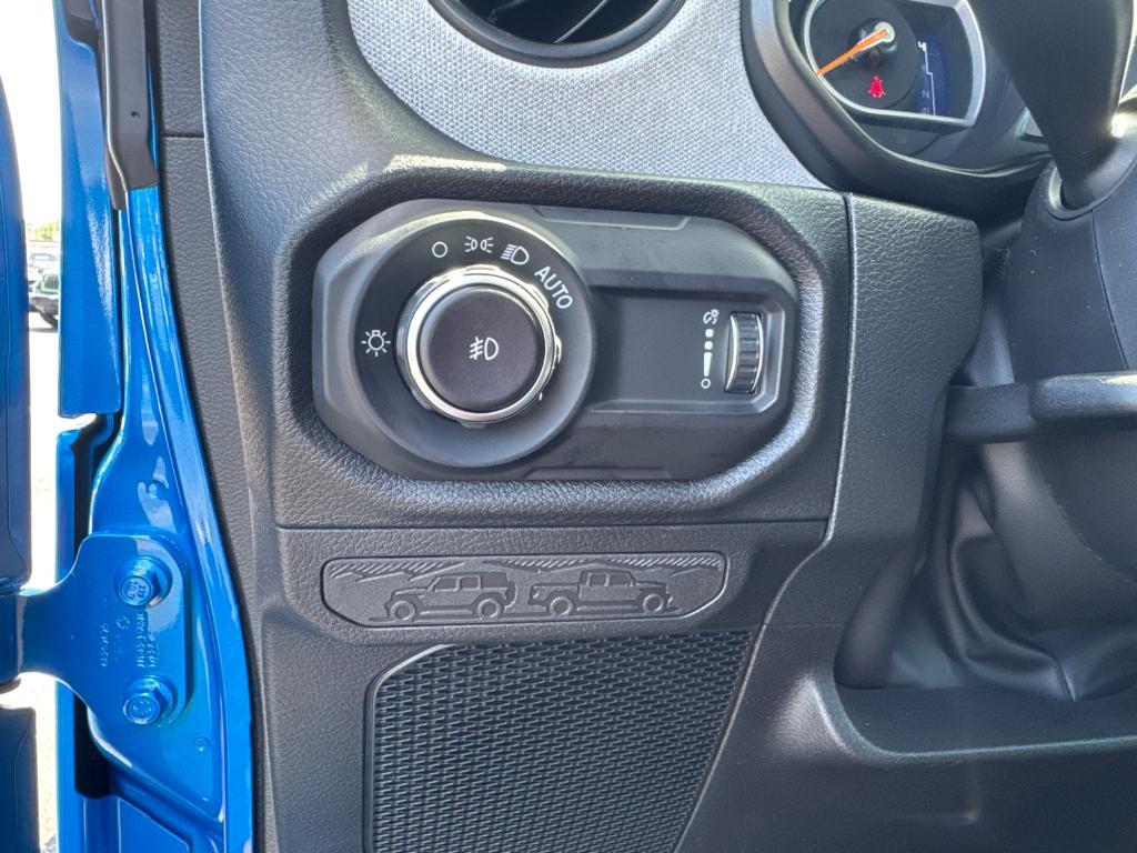 new 2025 Jeep Wrangler car, priced at $41,988