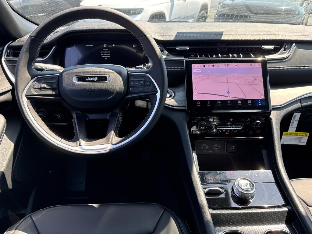 new 2025 Jeep Grand Cherokee car, priced at $37,988