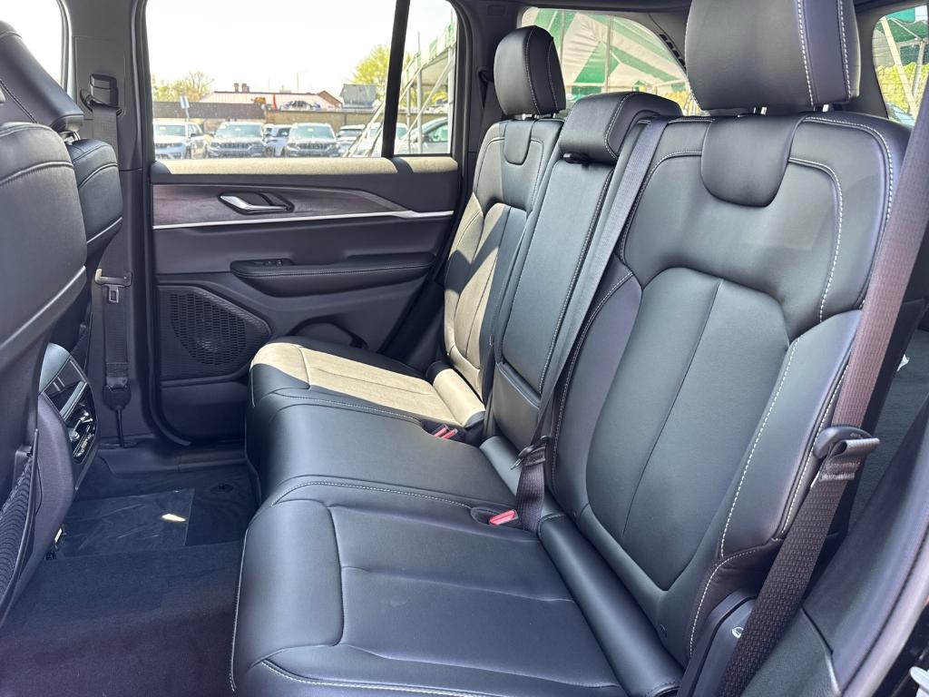 new 2025 Jeep Grand Cherokee car, priced at $36,988