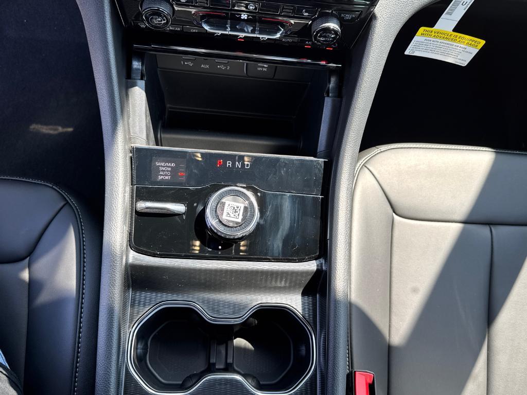 new 2025 Jeep Grand Cherokee car, priced at $37,988