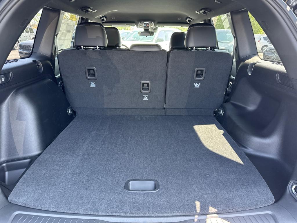new 2025 Jeep Grand Cherokee car, priced at $37,988