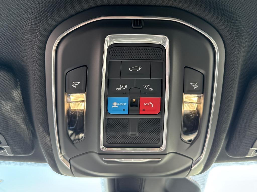 new 2025 Jeep Grand Cherokee car, priced at $36,988