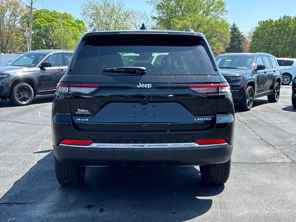 new 2025 Jeep Grand Cherokee car, priced at $37,988