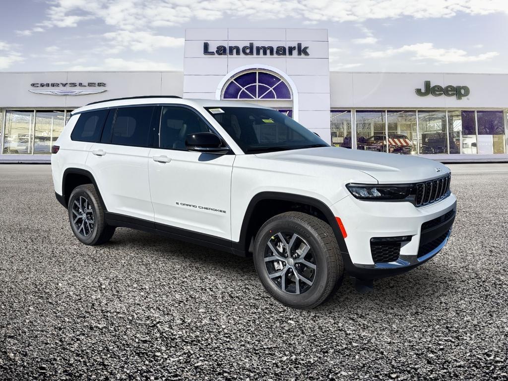 new 2025 Jeep Grand Cherokee L car, priced at $48,900