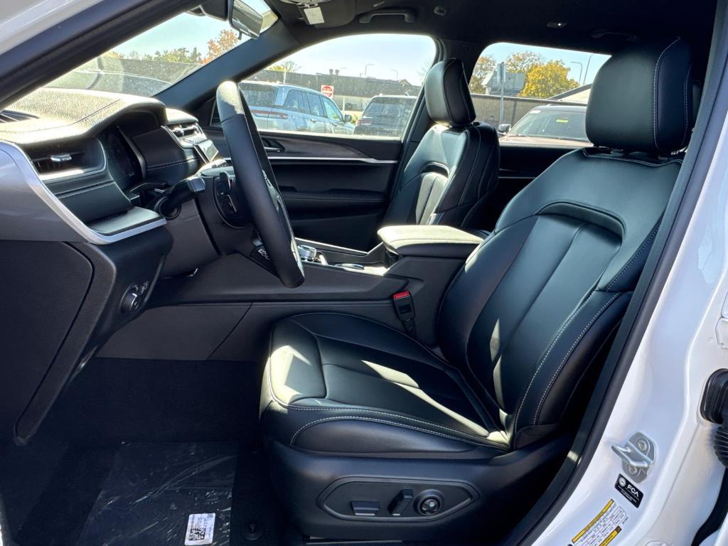 new 2025 Jeep Grand Cherokee L car, priced at $48,900