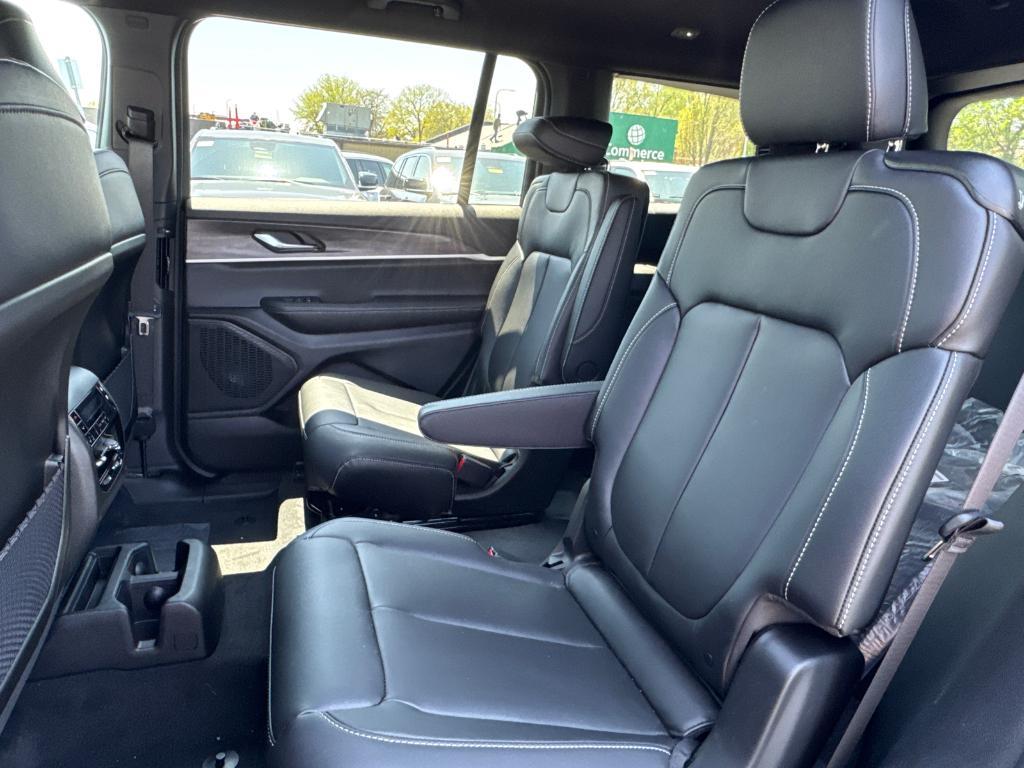 new 2025 Jeep Grand Cherokee L car, priced at $39,988