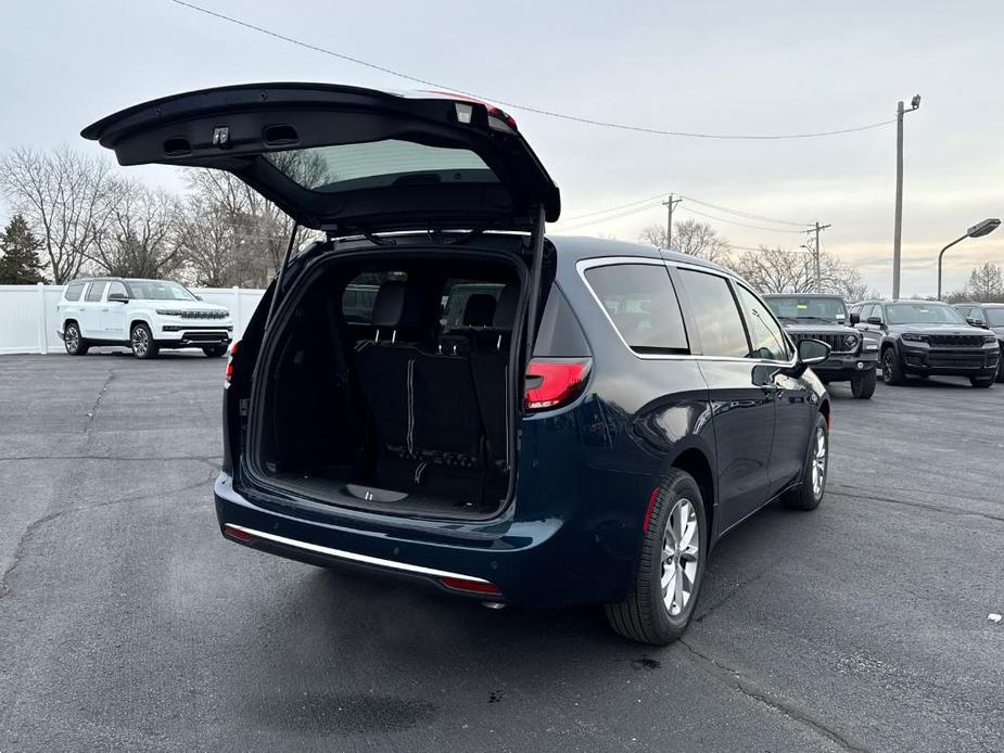 new 2025 Chrysler Pacifica car, priced at $41,988