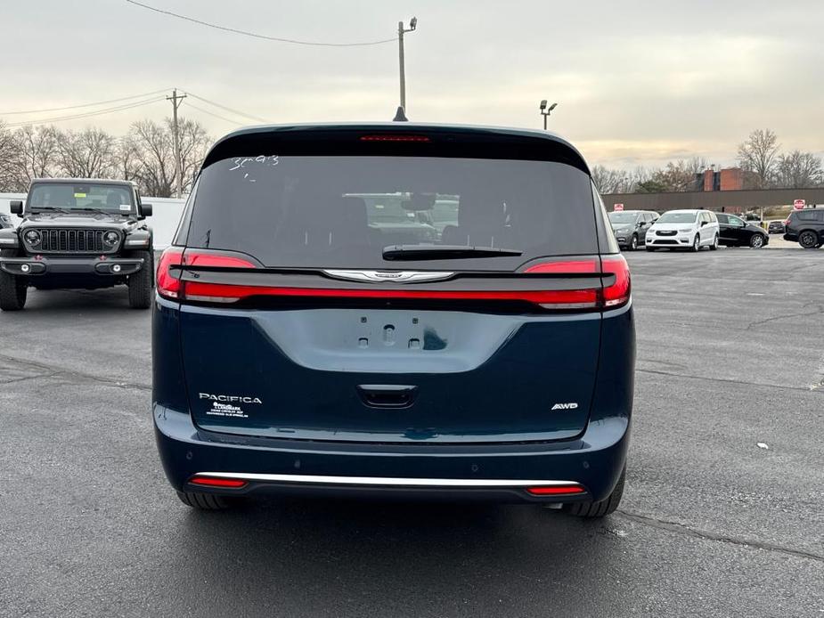 new 2025 Chrysler Pacifica car, priced at $41,988