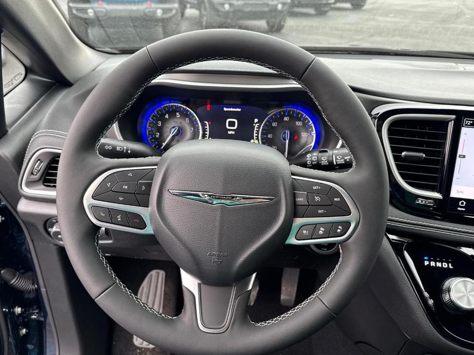 new 2025 Chrysler Pacifica car, priced at $41,988