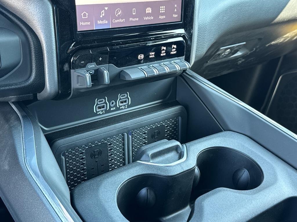 new 2025 Ram 3500 car, priced at $80,615