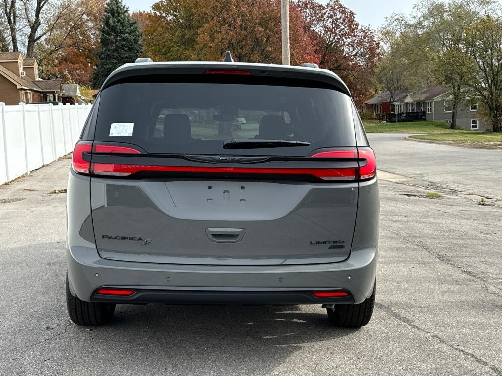 new 2025 Chrysler Pacifica car, priced at $50,988