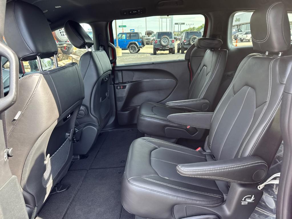 new 2026 Chrysler Pacifica car