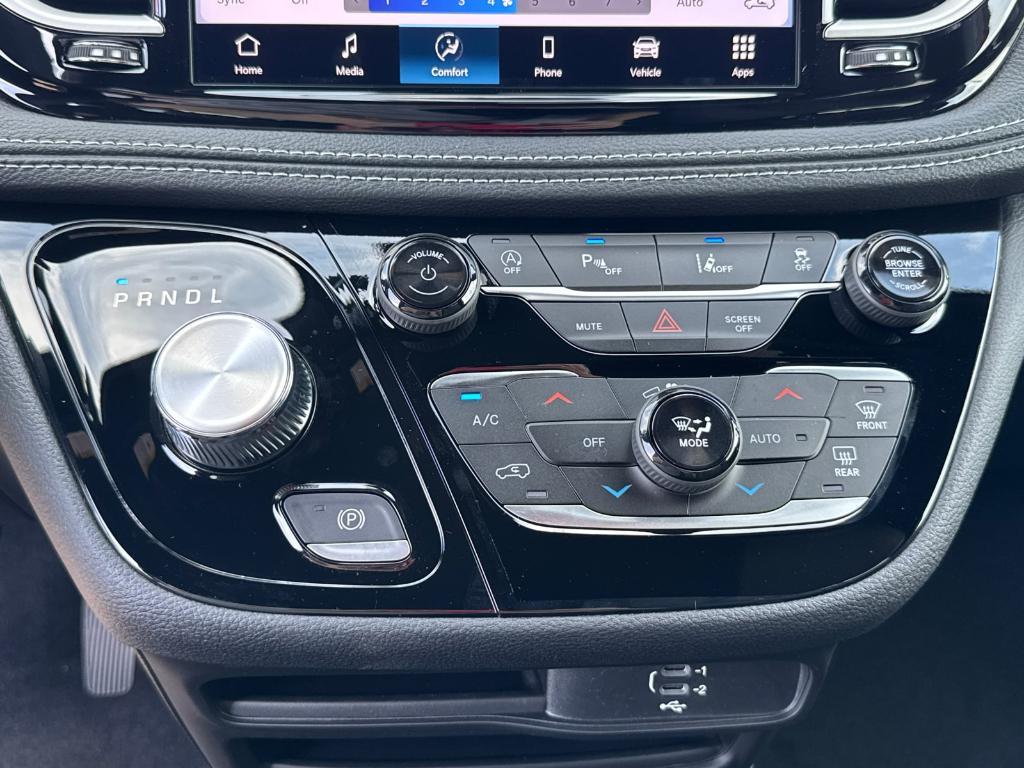 new 2026 Chrysler Pacifica car
