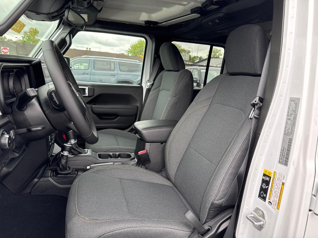 new 2025 Jeep Wrangler car, priced at $40,988