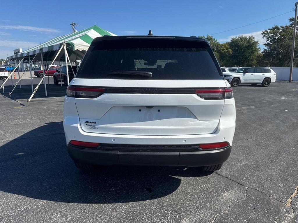 new 2025 Jeep Grand Cherokee car, priced at $53,140