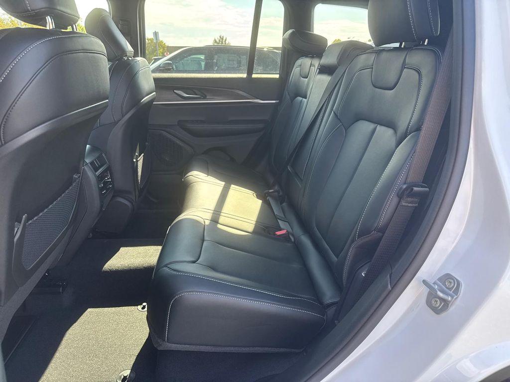 new 2025 Jeep Grand Cherokee car, priced at $53,140