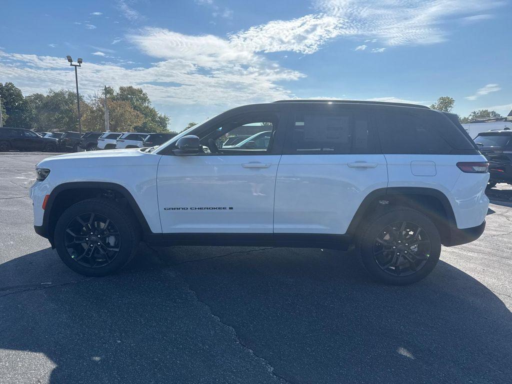 new 2025 Jeep Grand Cherokee car, priced at $53,140