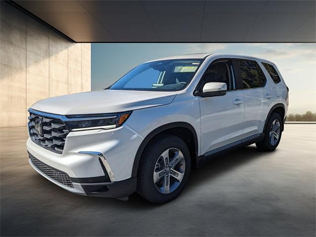 new 2025 Honda Pilot car, priced at $48,180