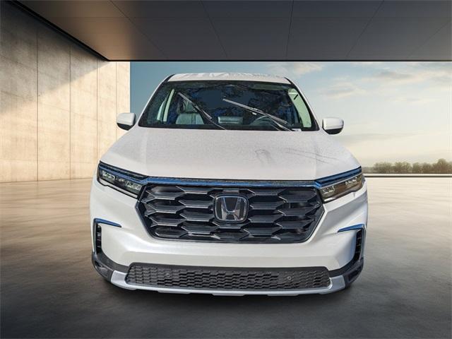 new 2025 Honda Pilot car, priced at $48,180