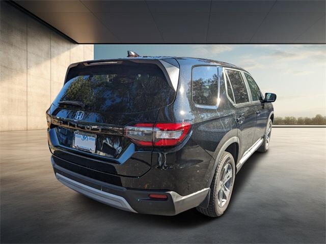 new 2025 Honda Pilot car, priced at $46,995