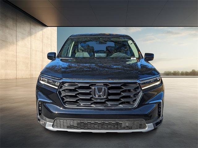 new 2025 Honda Pilot car, priced at $46,995