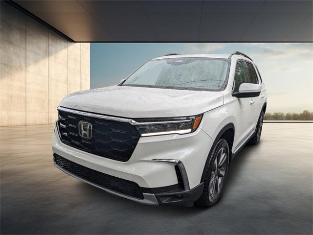 new 2025 Honda Pilot car, priced at $49,350