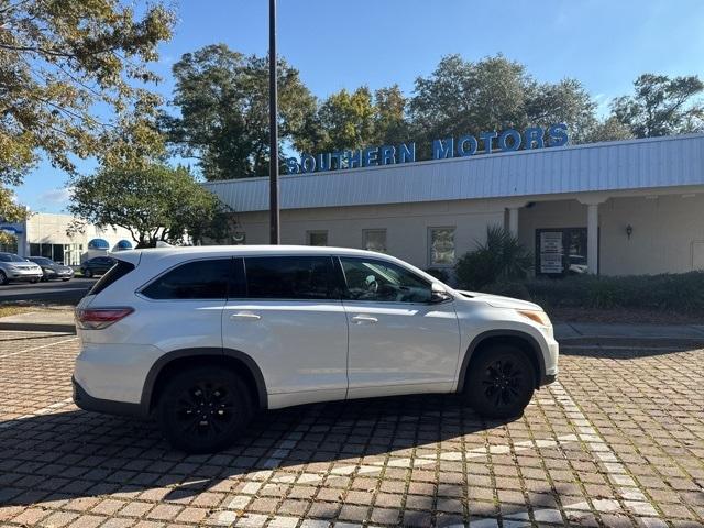 used 2016 Toyota Highlander car, priced at $19,992