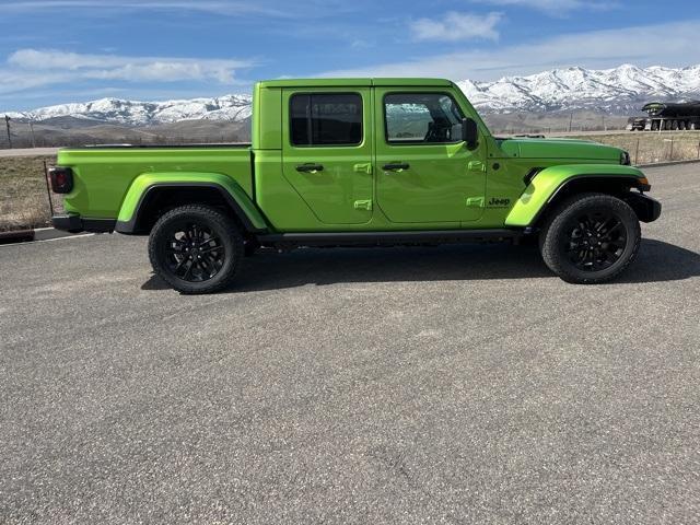 new 2025 Jeep Gladiator car, priced at $41,275