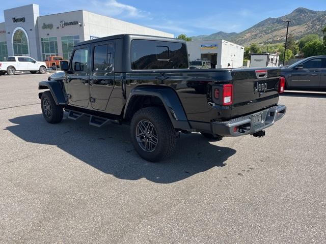 used 2022 Jeep Gladiator car, priced at $31,104