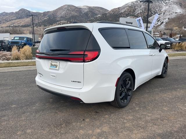 new 2024 Chrysler Pacifica car, priced at $44,807