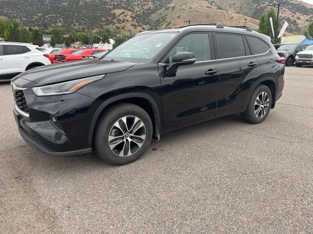 used 2021 Toyota Highlander car, priced at $31,308