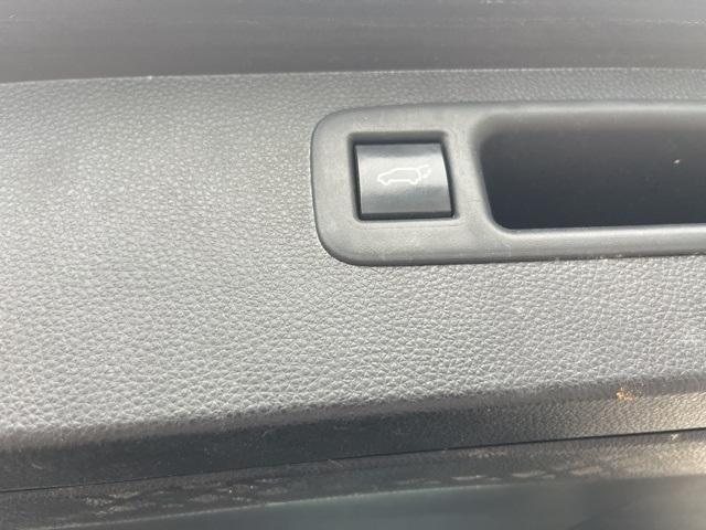 used 2021 Toyota Highlander car, priced at $31,308