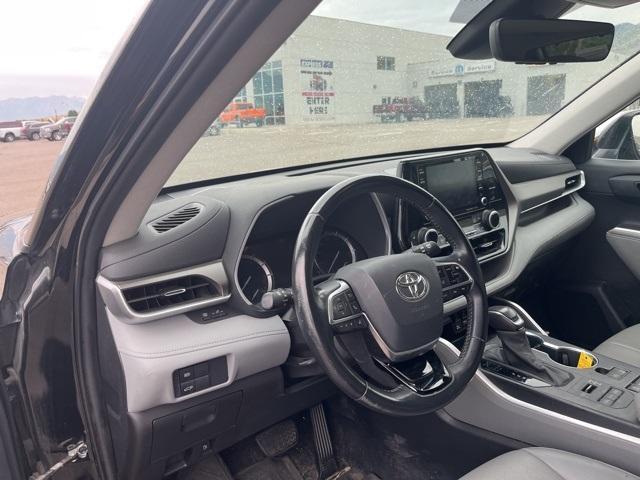 used 2021 Toyota Highlander car, priced at $31,308