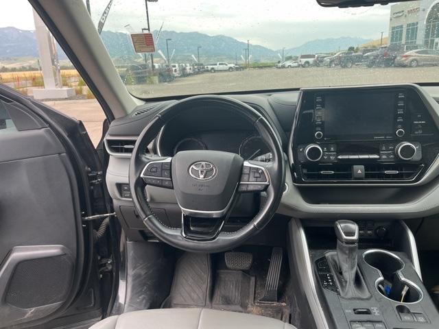 used 2021 Toyota Highlander car, priced at $31,308