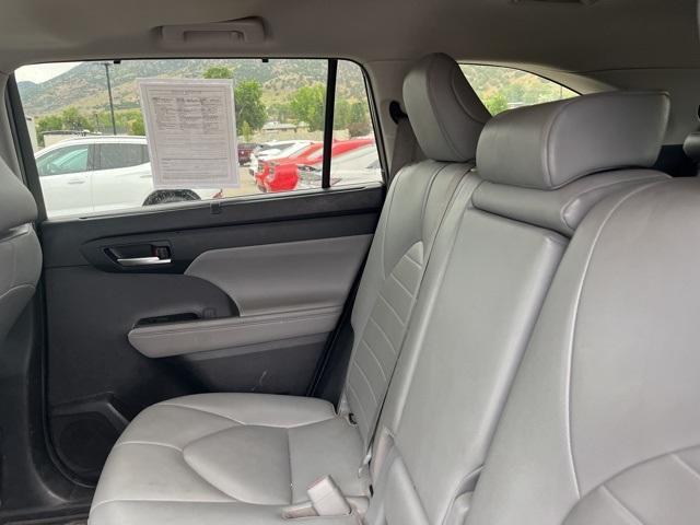 used 2021 Toyota Highlander car, priced at $31,308