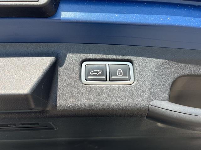 used 2022 Kia Sorento car, priced at $30,250