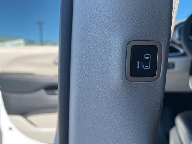 used 2022 Chrysler Pacifica car, priced at $25,555