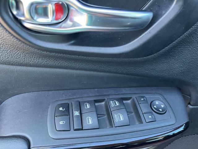 used 2021 Jeep Cherokee car, priced at $21,878