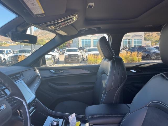 new 2025 Jeep Grand Cherokee L car, priced at $39,954