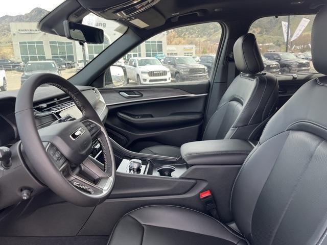 new 2025 Jeep Grand Cherokee car, priced at $47,085
