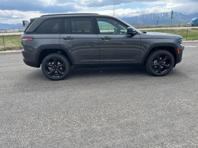 new 2025 Jeep Grand Cherokee car, priced at $49,113