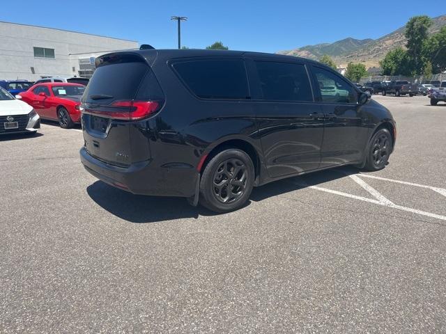 used 2023 Chrysler Pacifica Hybrid car, priced at $28,182