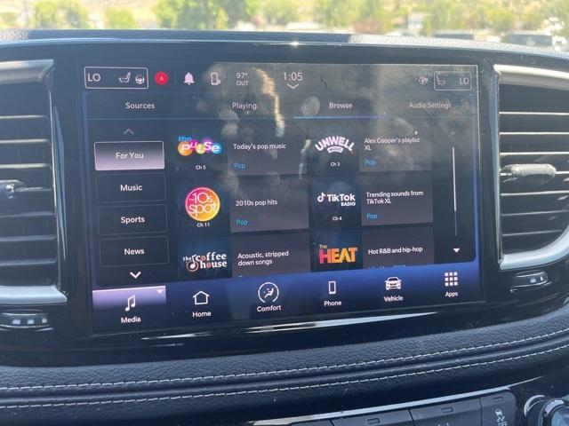 used 2023 Chrysler Pacifica Hybrid car, priced at $28,182