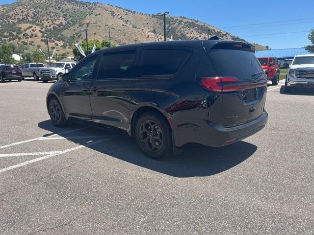 used 2023 Chrysler Pacifica Hybrid car, priced at $28,182